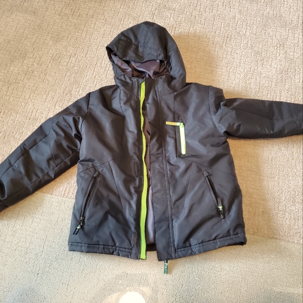 Youth C9 winter jacket. Size small (6/7)